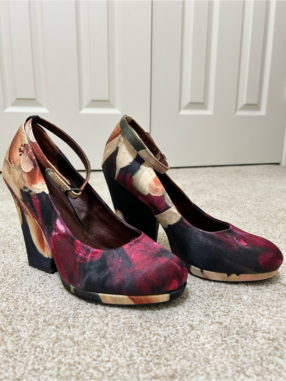 H&M conscious collection Silk Floral Block Heels size 9 bohemian feminine